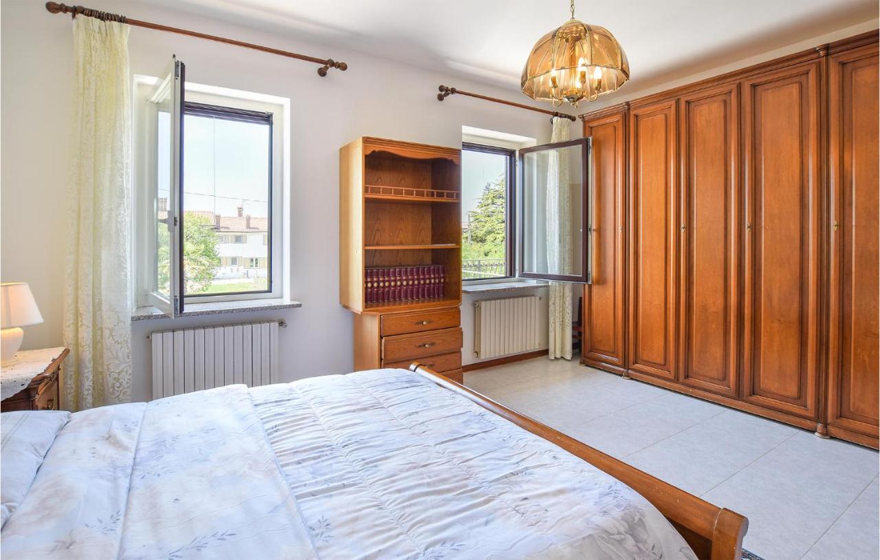 2 Bedroom Cozy Apartment In Grado Esterno foto