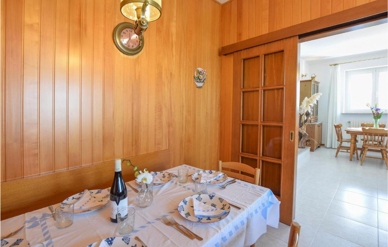 2 Bedroom Cozy Apartment In Grado Esterno foto