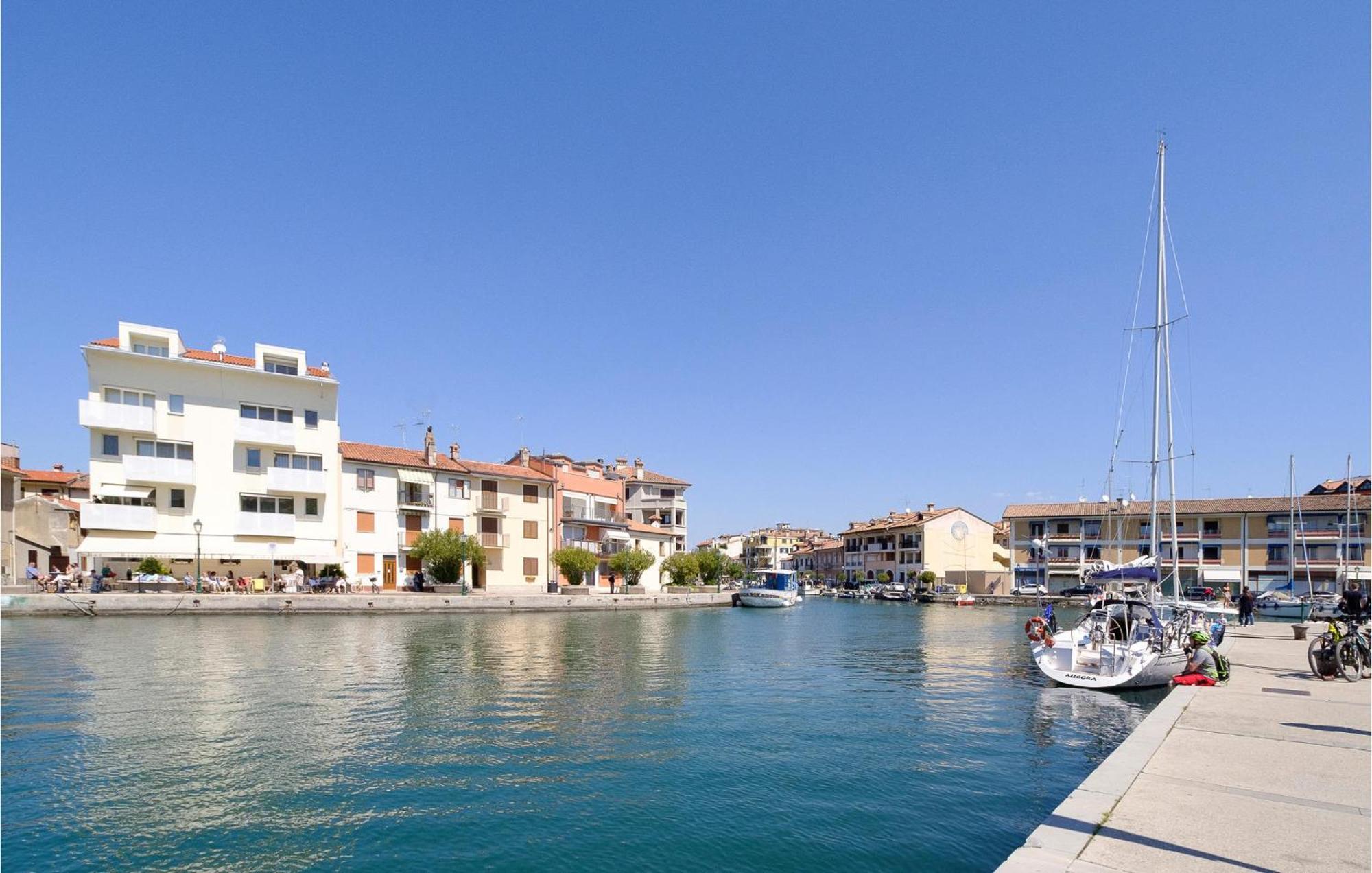2 Bedroom Cozy Apartment In Grado Esterno foto