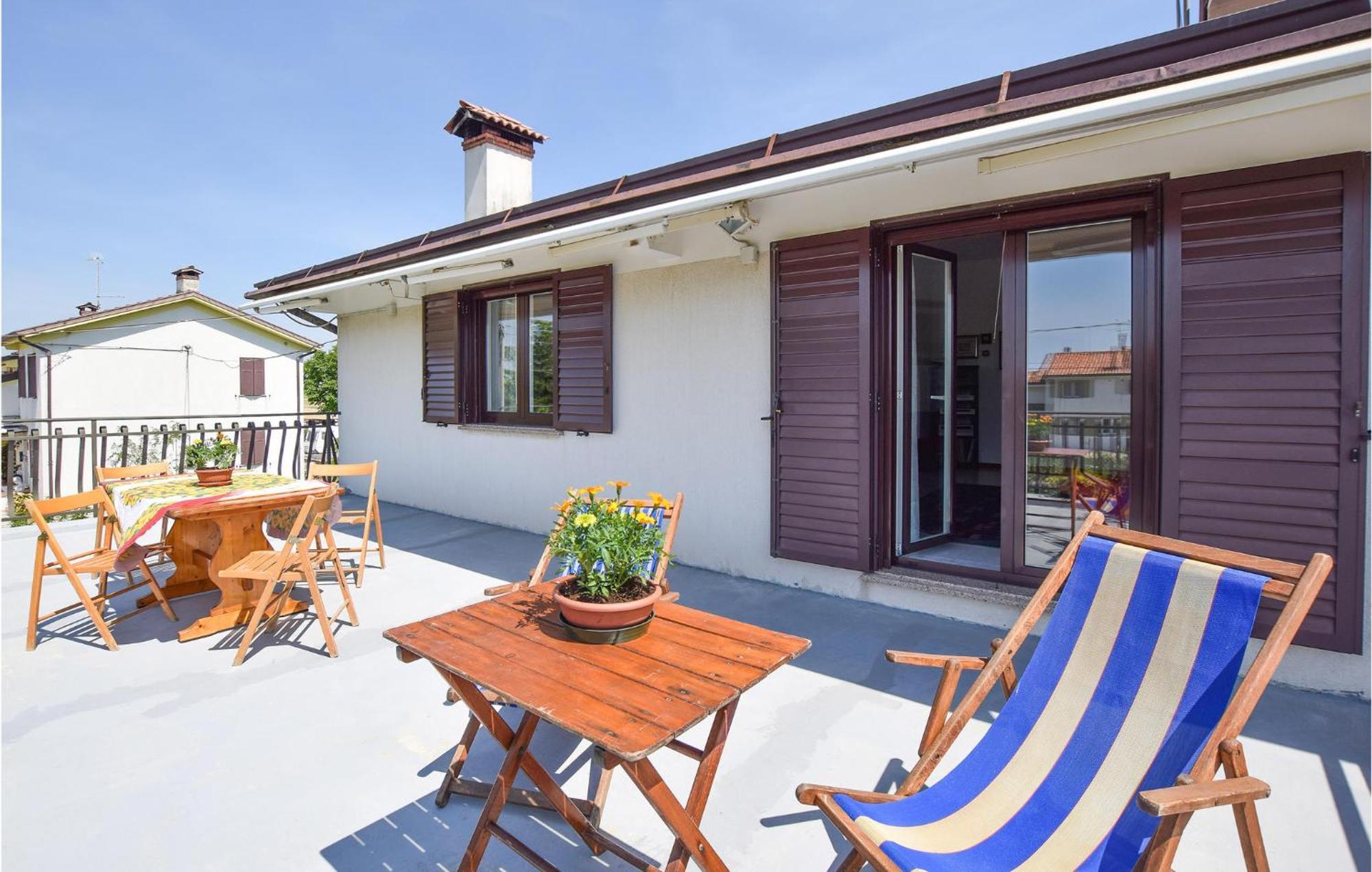 2 Bedroom Cozy Apartment In Grado Esterno foto