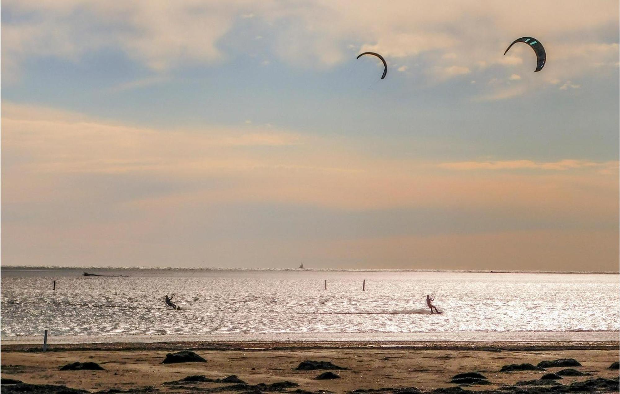 2 Bedroom Cozy Apartment In Grado Esterno foto