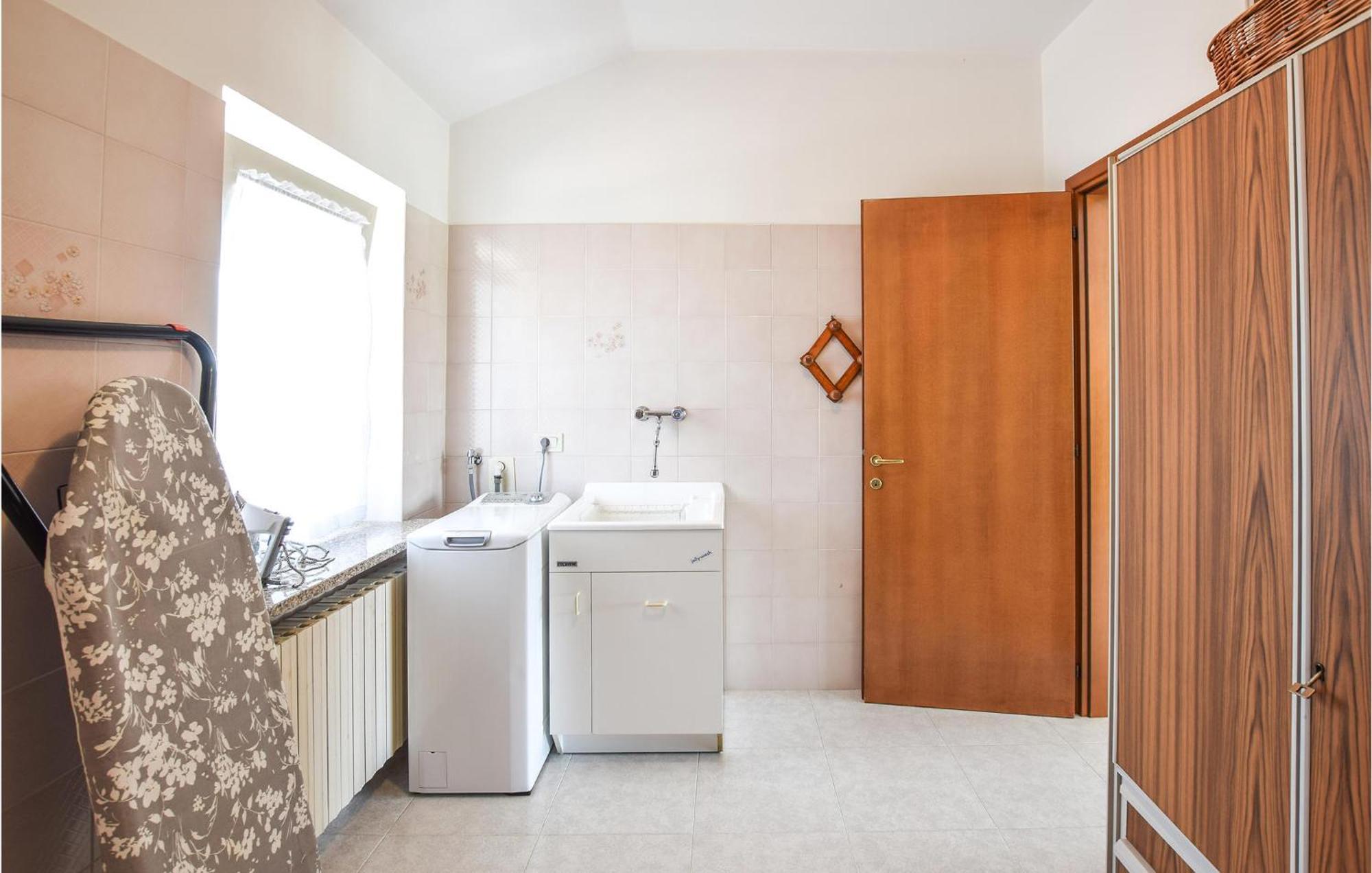 2 Bedroom Cozy Apartment In Grado Esterno foto